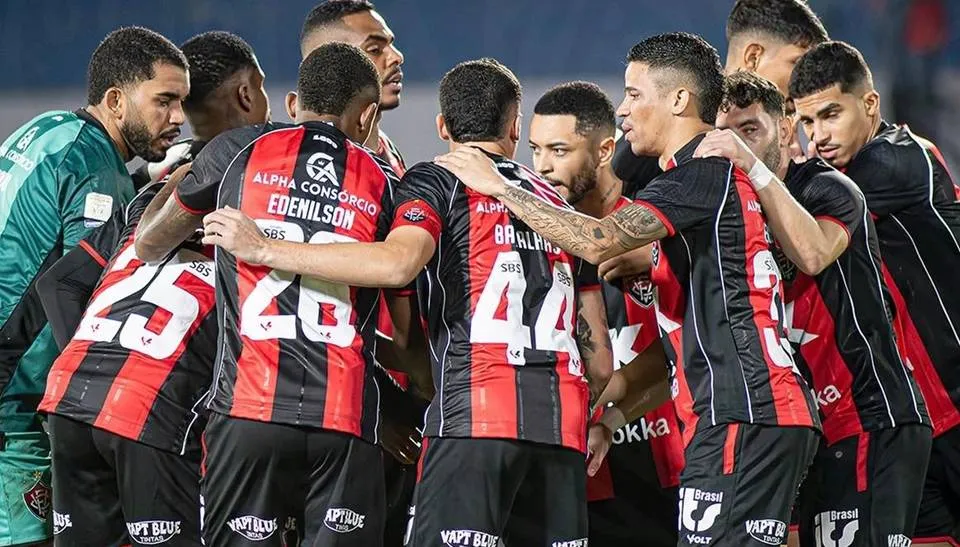Vitória enfrenta o Inter para se afastar do Z-4