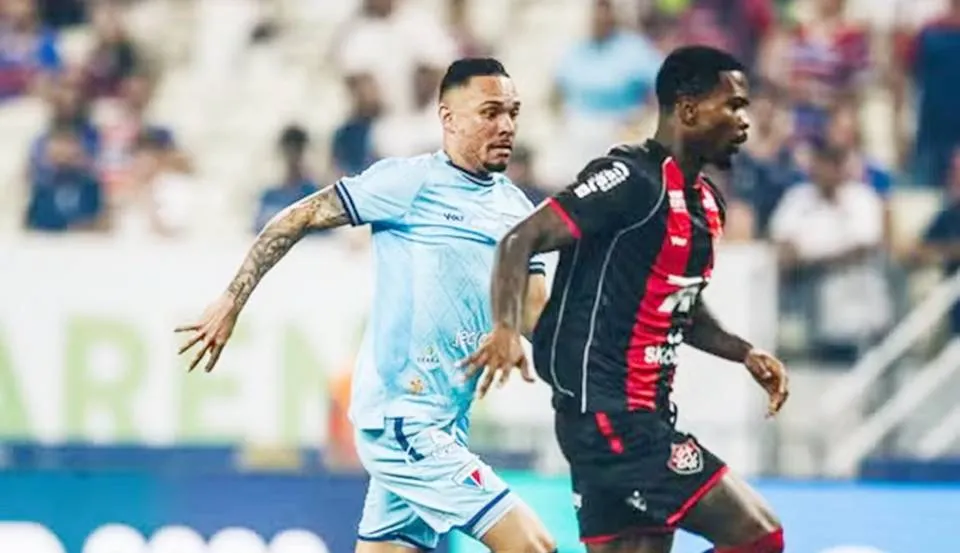 Vitória vence o Fortaleza de virada e coloca uma mão na taça da Copa do Nordeste