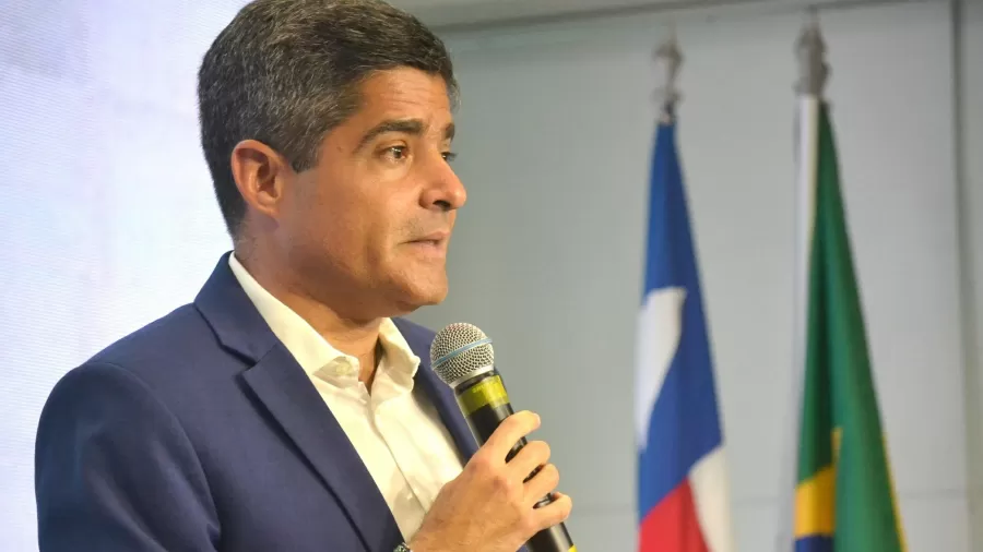 Avião com ACM Neto e João Roma sofre despressurização e despenca 20 mil pés