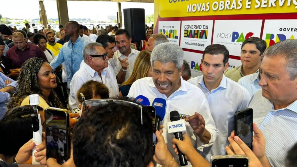 Com o pacote de ordens de serviço devidamente assinado, a expectativa da prefeitura e do governo do estado é que os canteiros de obras comecem a movimentar a economia local e a gerar empregos no município nos próximos meses | Foto: Zoom TV