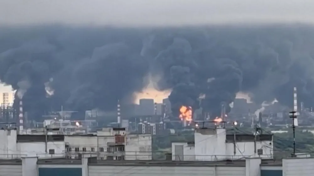 Ataque ucraniano atinge refinaria de petróleo em Moscou | Reuters