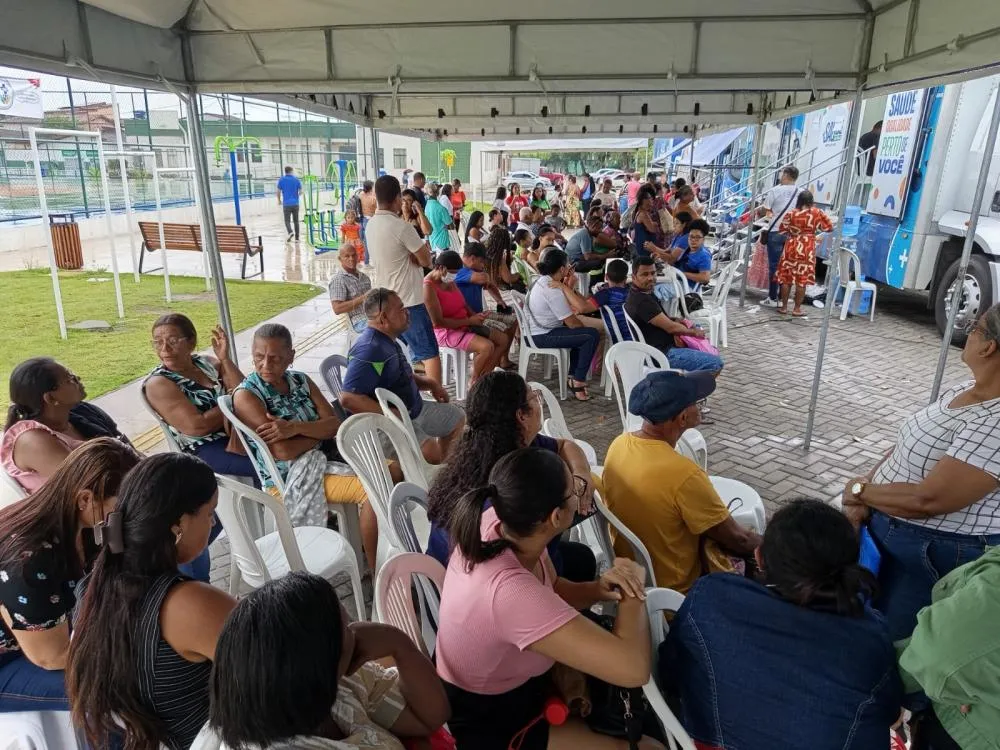 O evento reuniu centenas de pessoas ao longo de todo o dia, oferecendo consultas com especialistas, exames diagnósticos e serviços de assistência social inteiramente gratuitos. | Foto: Zoom TV