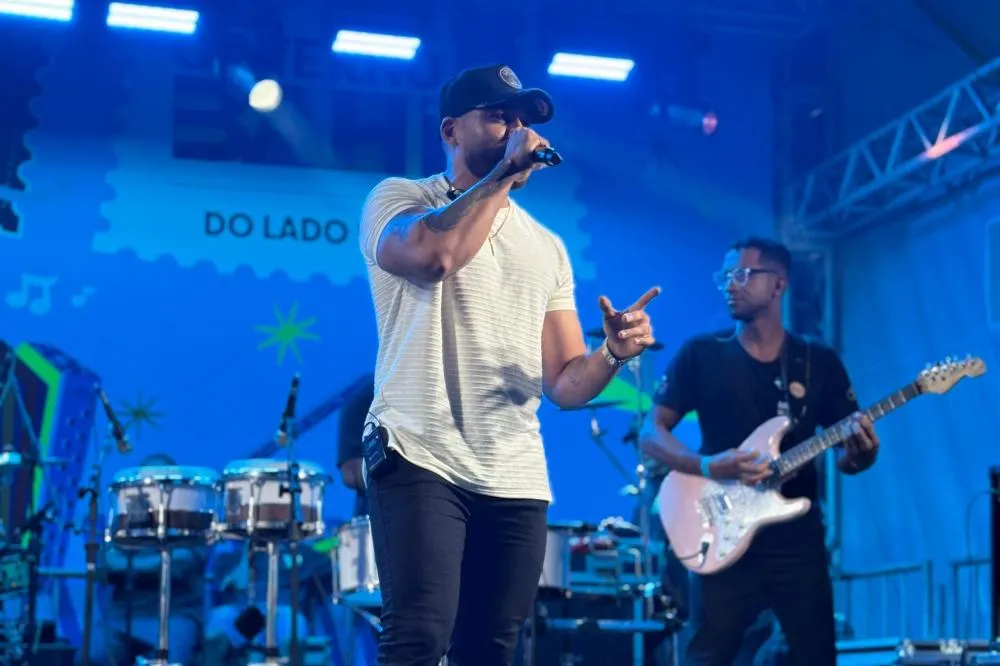 Müller Magno encanta o público em seu primeiro show no palco do Pelourinho, em Salvador. | Foto: Reprodução