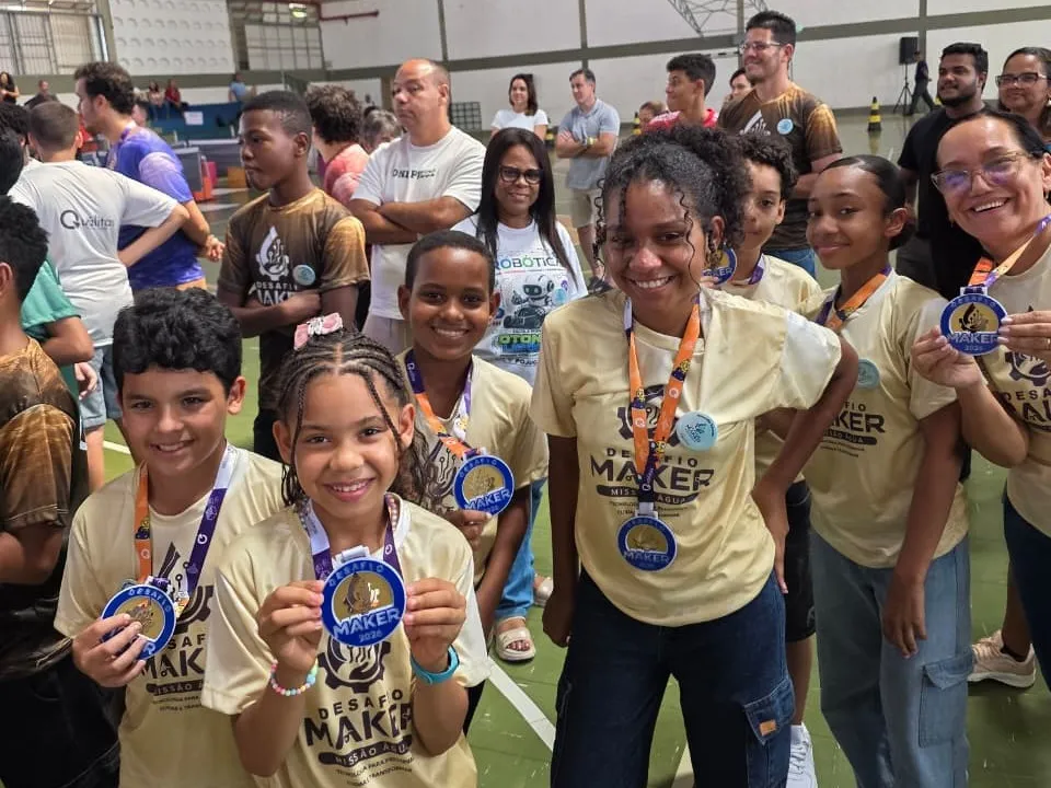 Robótica de Pojuca faz história: Alunos criam Inteligência Artificial para salvar o Rio Pojuca e sobem ao pódio no Desafio Maker