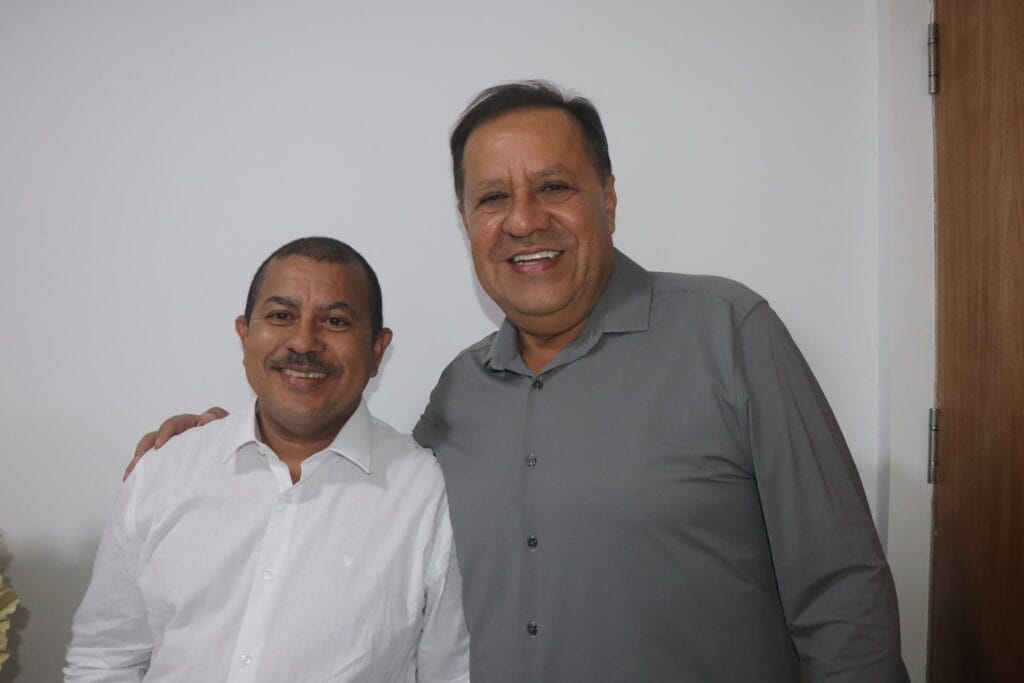Preito Luizinho Trinchão e o vice-prefeito Lenivaldo Palmeira