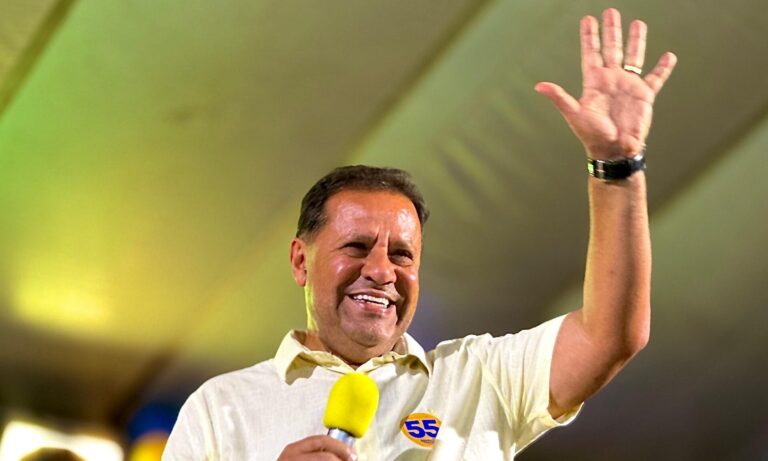 Luizinho deve anunciar equipe de governo.