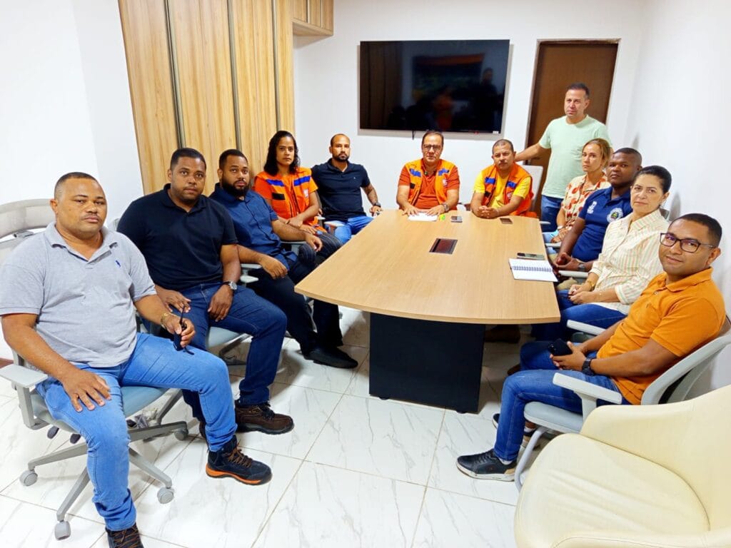 Segundo o prefeito Luizinho Trinchao, a análise dos relatórios da Defesa Civil e da secretaria de Assistência Social visa traçar estratégias para minimizar os danos causados pelas chuvas, que resultaram na interdição de casas em várias regiões da cidade, além de alagamentos de vias, desmoronamentos de muros e quedas de árvores na zona rural.