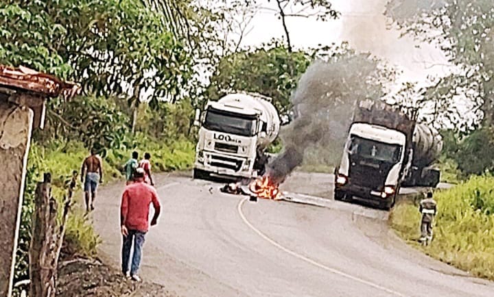 De acordo com informações da polícia rodoviária, o acidente ocorreu por volta das 12h40. A motocicleta, uma FAN 125, estava sendo conduzida por um homem não identificado, que não resistiu aos ferimentos e morreu no local.