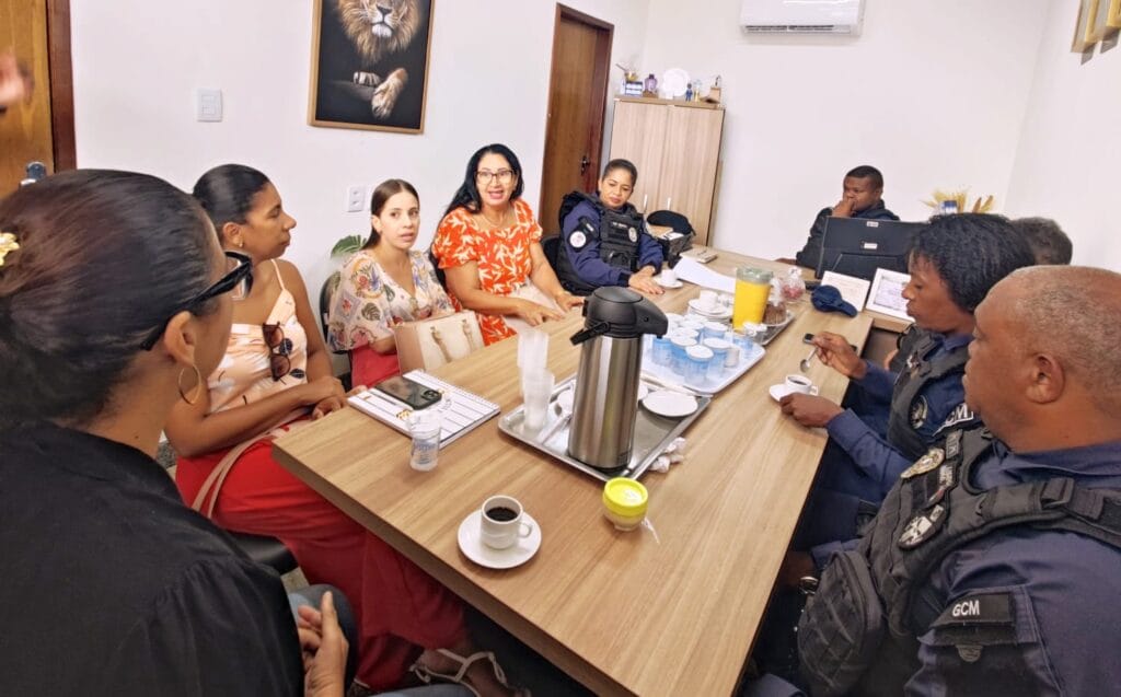 Reunião entre Guarda Municipal de Pojuca, GCM Alagoinhas e Secretaria de Policas Para as Mulheres de Pojuca.