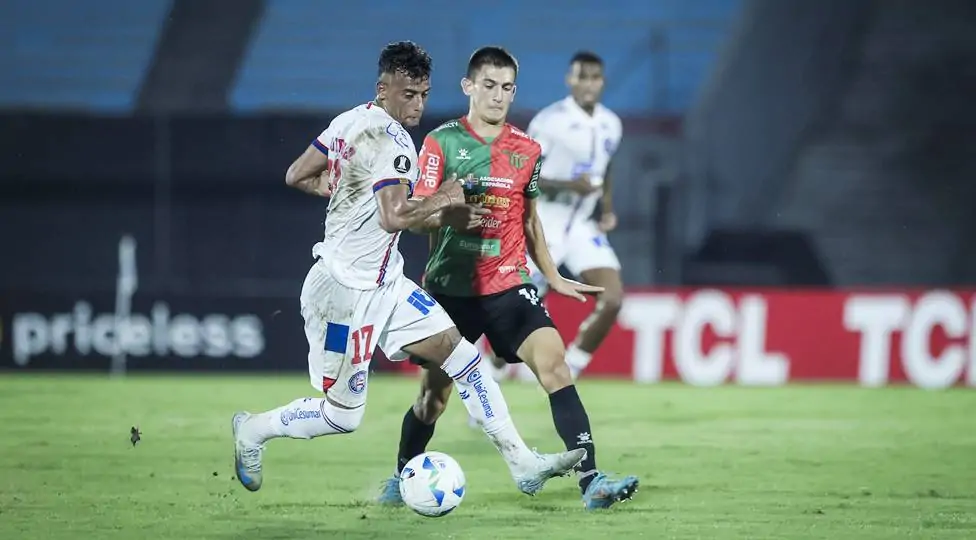 Bahia empata com Boston River na Copa Libertadores, em jogo entediante e sem chances claras de gol.