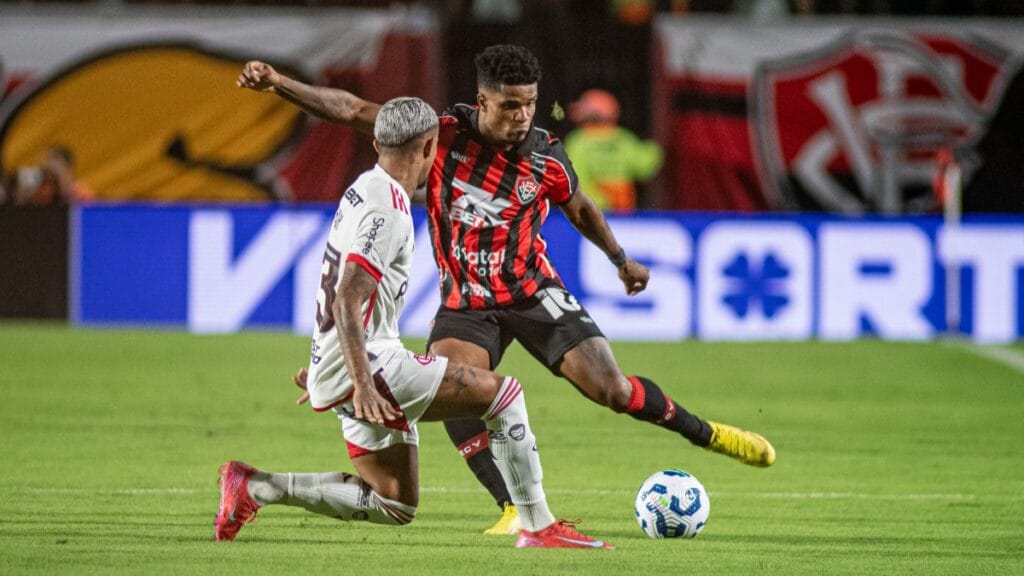 Vitória 1 x 2 Flamengo: Arrascaeta e Bruno Henrique marcam; Vitória segue sem vencer.
