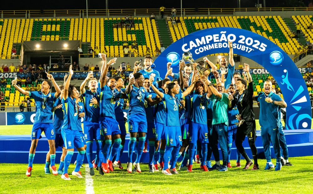 Brasil vence Sul-Americano Sub-17 em pênaltis após empate, mantendo supremacia com 14 títulos.