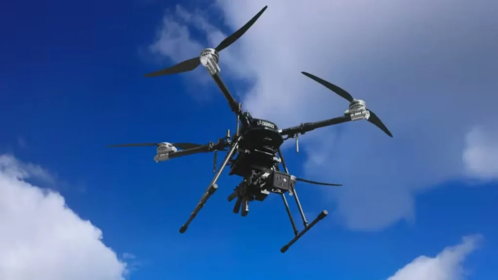 Drones com fuzis produzidos no Brasil irão para forças de segurança.