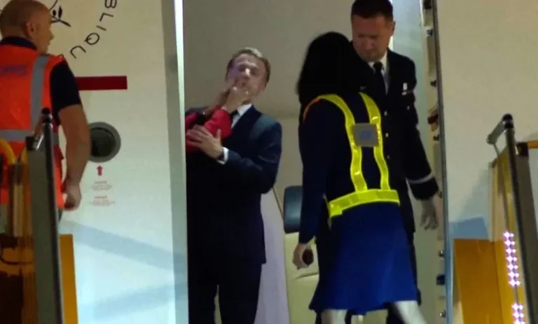 Brigitte Macron agrediu Emmanuel durante viagem oficial ao Vietnã.