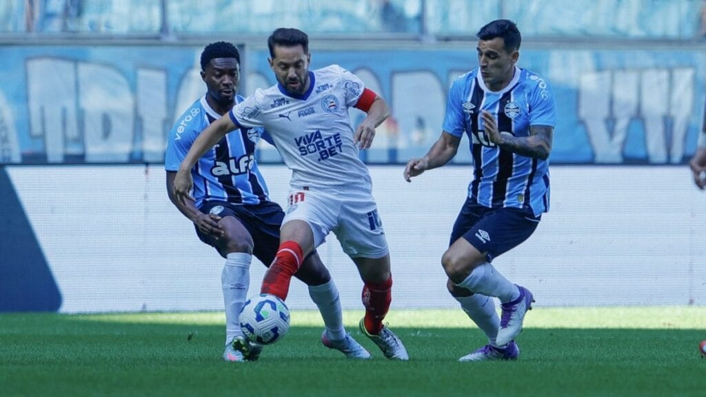Bahia perde para Grêmio por 1 a 0, com pênalti polêmico, saindo do G-6.