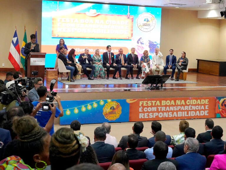 Pojuca recebe Selo Transparência 2025 do MP-BA, destacando compromisso com transparência.