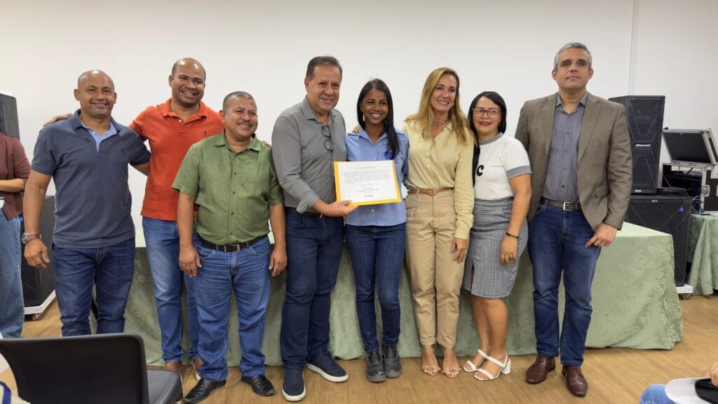 Entrega de 69 títulos de propriedade em Pojuca marca avanço social e legal para famílias.