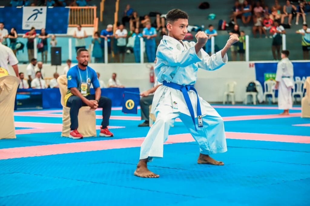 Orgulho de Pojuca! Lyoto Lima conquista o tetracampeonato baiano de karatê e garante vaga na Seleção Brasileira.