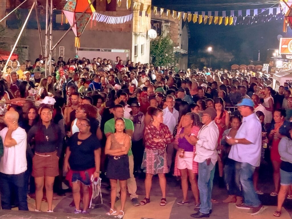 Uma multidão curtiu a ultima noite do São Pedro do Retiro.
