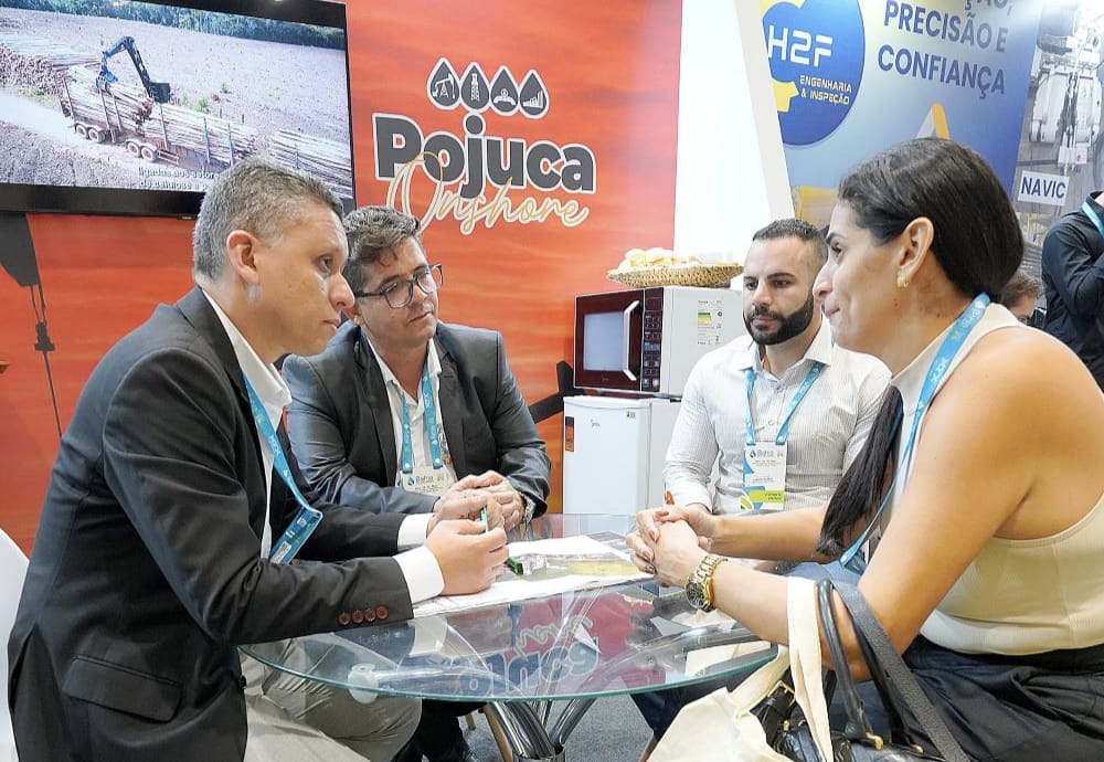 Pojuca participa do Sergipe Oil & Gás 2025 para promover o projeto Pojuca Onshore, visando atrair empresas e impulsionar a economia local.