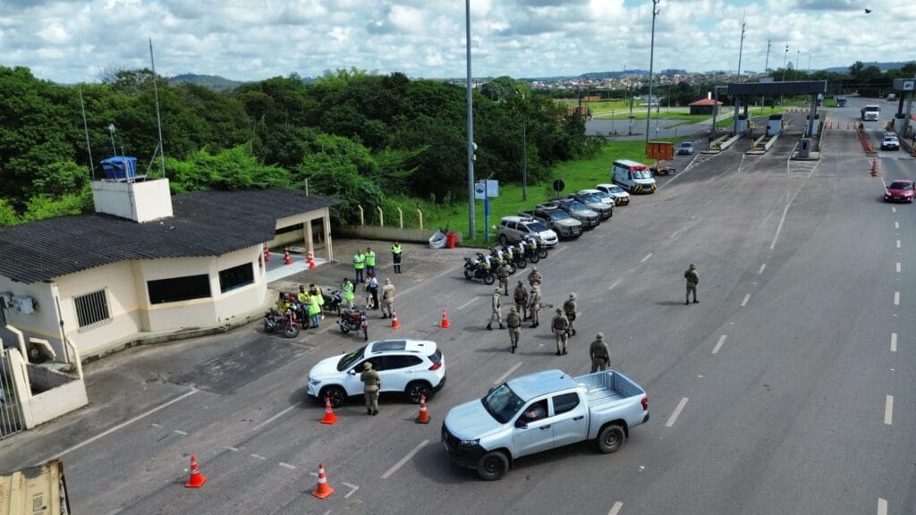 Blitz educativa alerta motociclistas sobre segurança no trânsito após dados alarmantes de acidentes fatais.