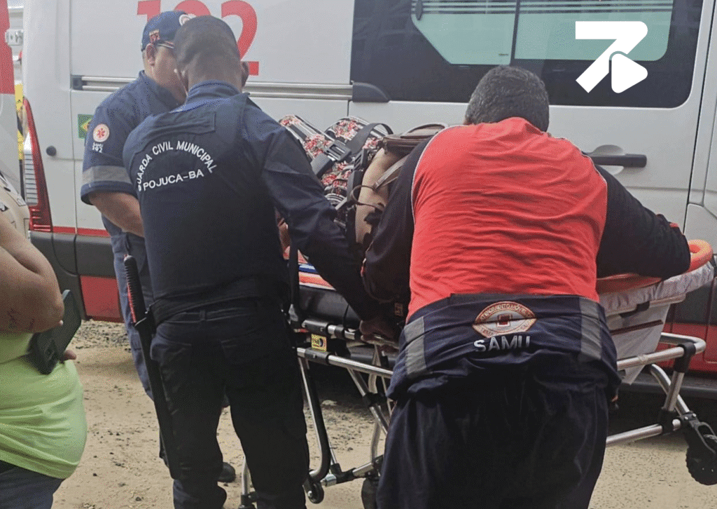 GCM auxilia mulher que passou mal durante entrega de alimentos do programa Alimenta Pojuca.