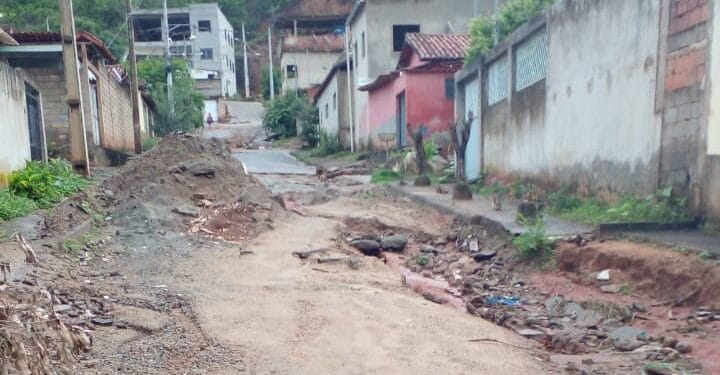 1.282 municípios brasileiros não conseguem gerar recursos nem para despesas básicas.