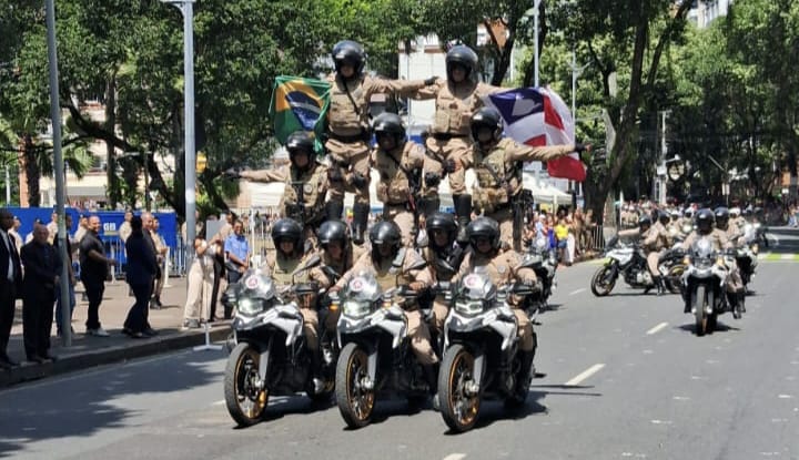 O Desfile de 7 de Setembro em Salvador celebra os 203 anos da Independência do Brasil com grande festa e patriotismo.