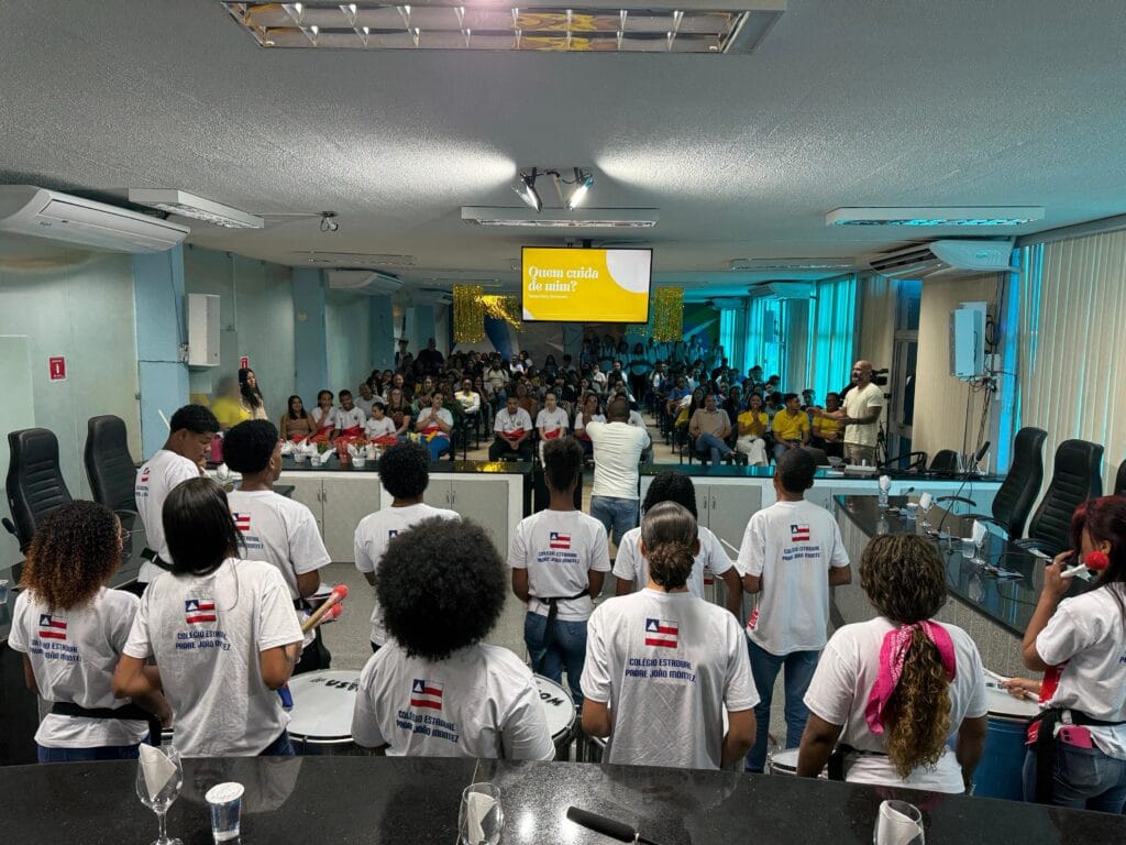 Câmara de Pojuca promove evento do Setembro Amarelo com jovens do Ensino Médio.