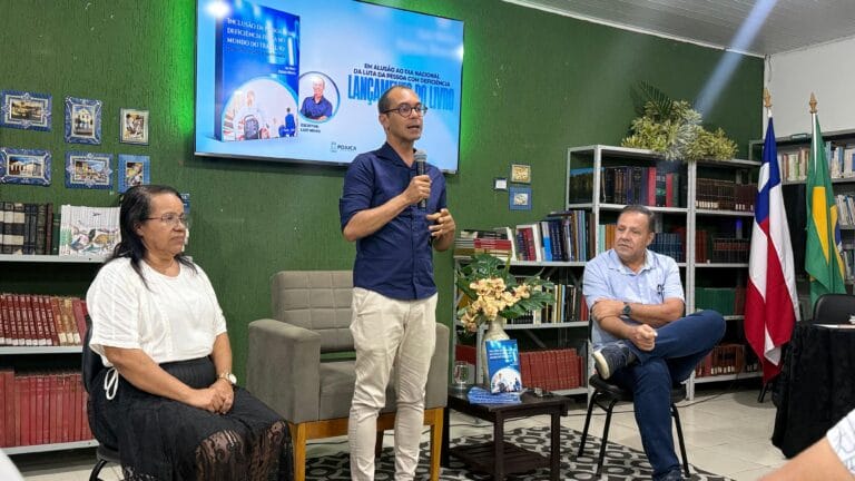Professor e escritor Luiz Neves lança livro sobre inclusão da pessoa com deficiência no mundo do trabalho em Pojuca.