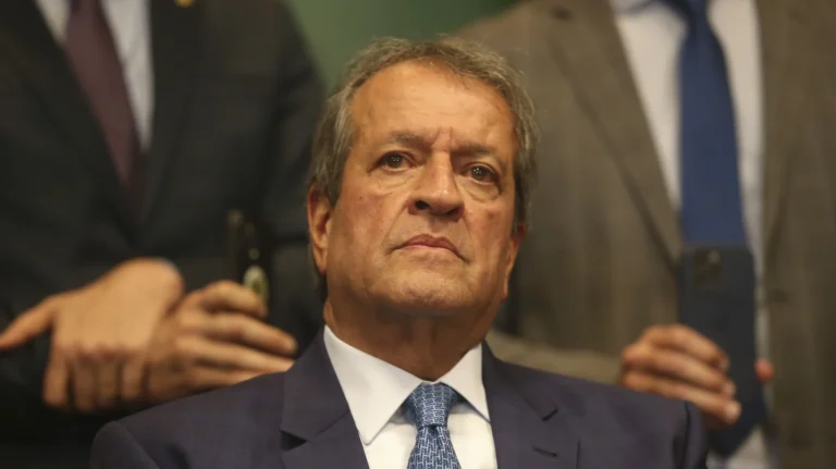 Valdemar Costa Neto confirma apoio do PL a ACM Neto na disputa do governo da Bahia em 2026.