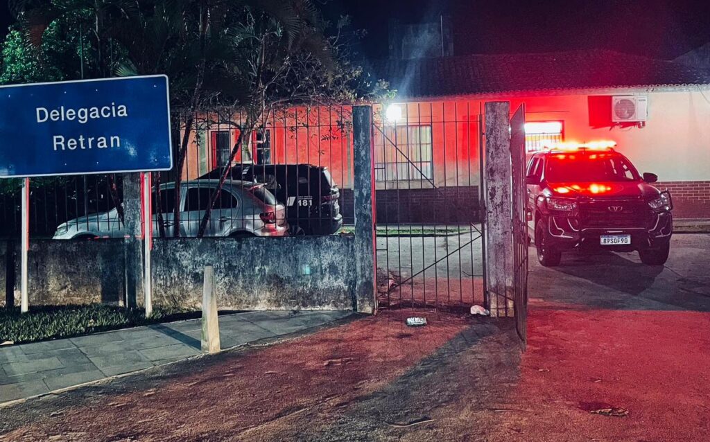 Guarda Civil Municipal de Pojuca atua em acidente com motocicletas no bairro Los Angeles.