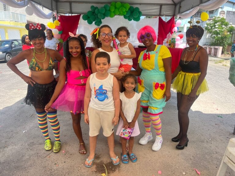 Moradores do Alfredo Leite realizam festa do Dia das Crianças na Quadra C em Pojuca.