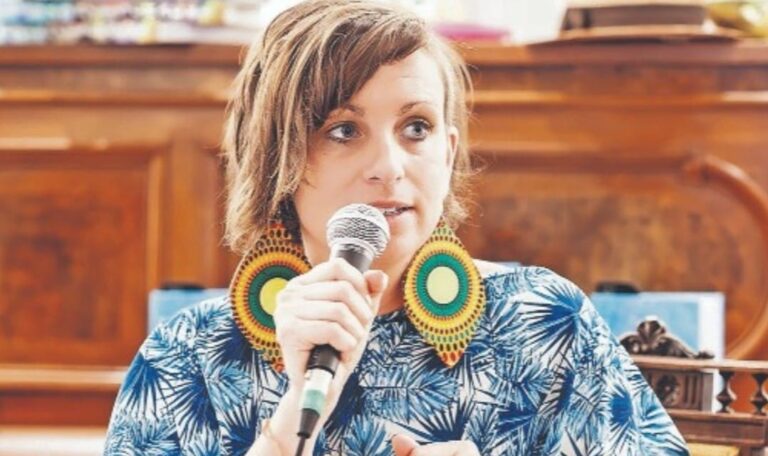 O Colégio Estadual Padre João Montez realizará o 1º Sarau Cultural: "Palavras que Mudam o Mundo".