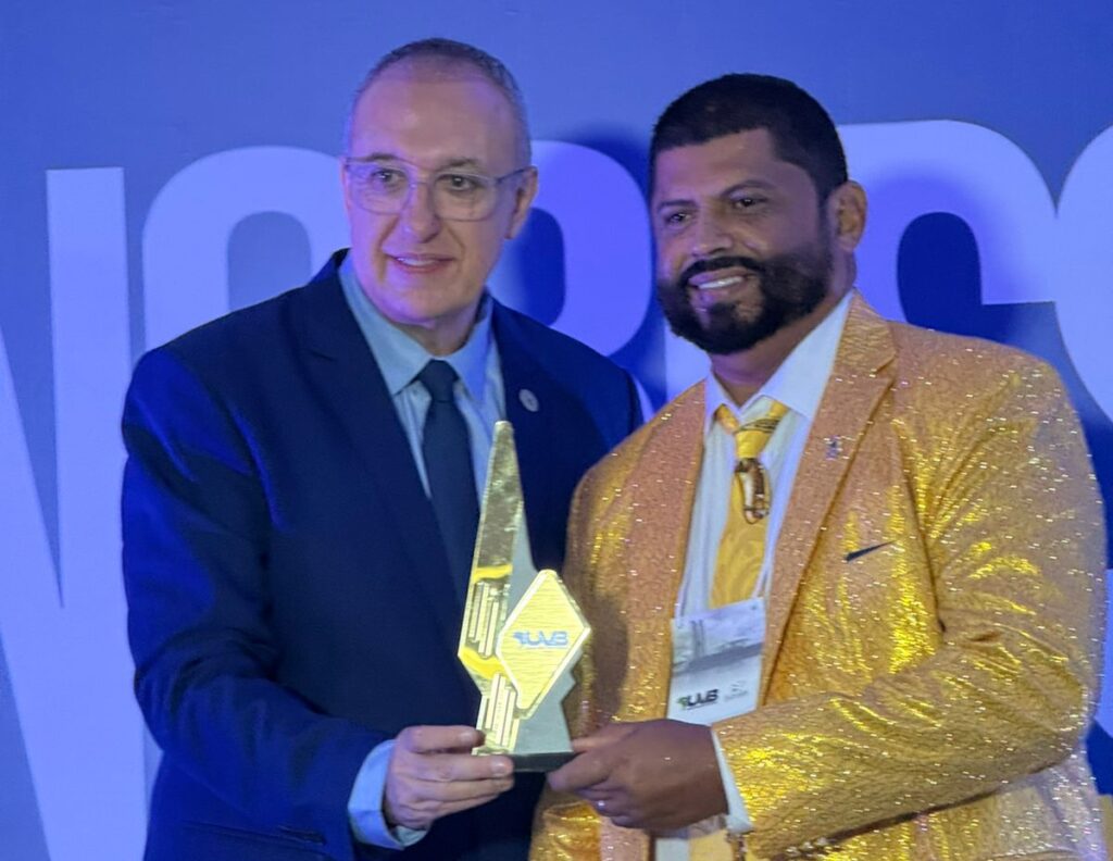 Pojuca conquista mais um destaque nacional: vereador Sandro Paim recebe Troféu Vereador Destaque 2025 em Brasília.