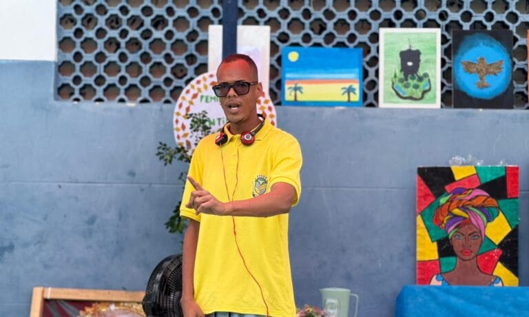 1º Sarau Cultural do Colégio Padre João Montez emociona estudantes e celebra a força transformadora da literatura.