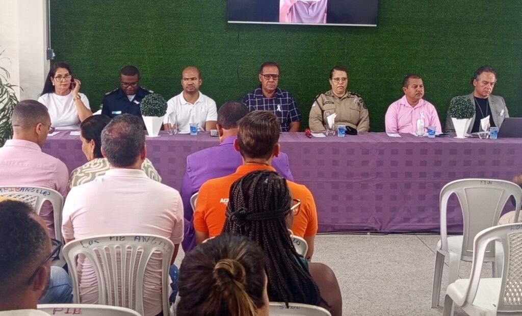 Pojuca reforça união de forças no combate à violência contra a mulher durante campanha do Laço Branco.